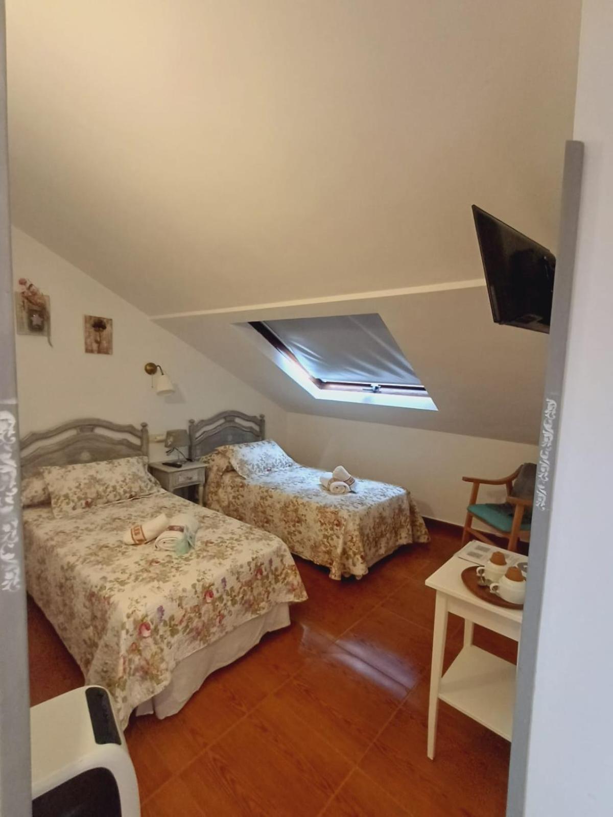 Hotel El Coterin Apartamentos Y Habitaciones 阿里纳斯·德·卡伯瑞勒斯 外观 照片